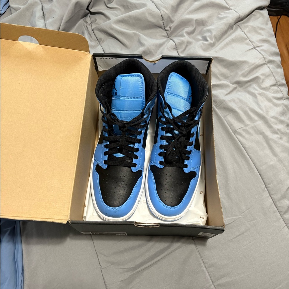 Air Jordan 1   High top size 13 mid toe black with box